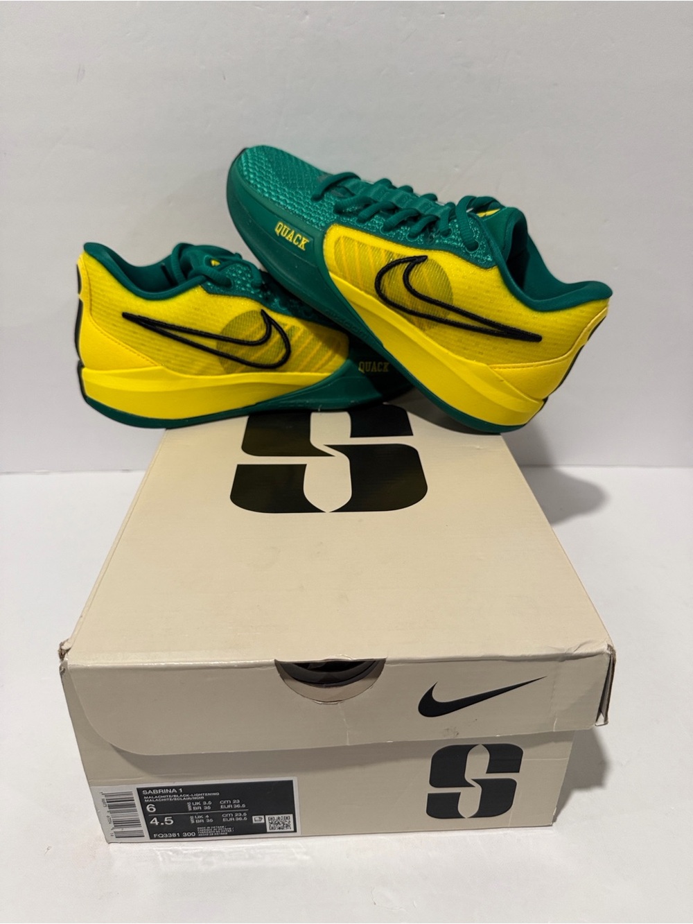 Women's Nike Sabrina 1 'Oregon Ducks' Size: 6W / 6.5W (FQ3381-300)
